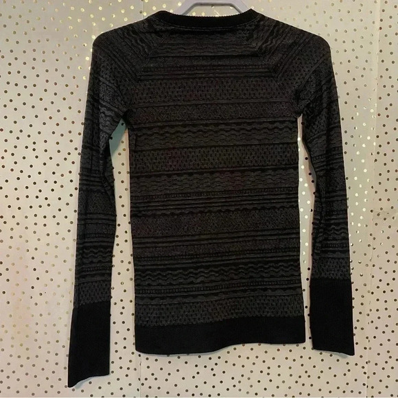 Lululemon Black & Gray Long Sleeve - Picture 6 of 7